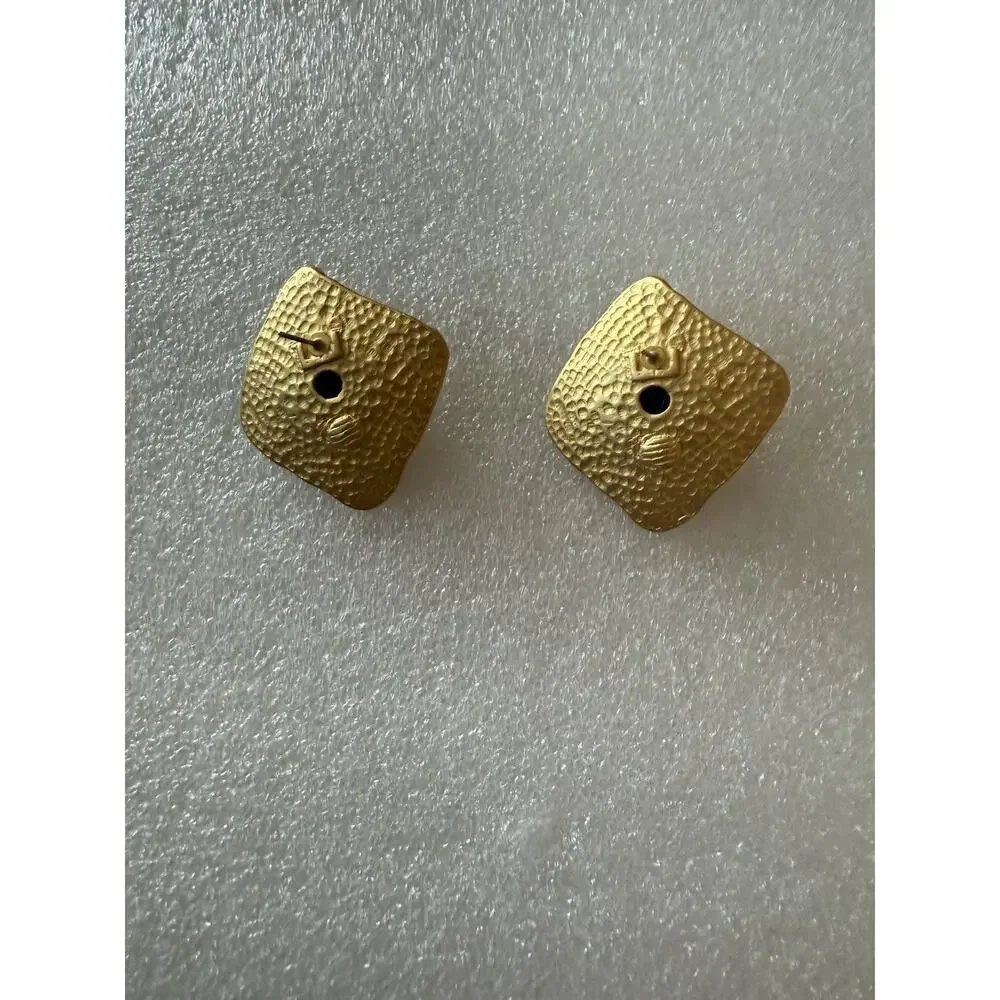 Unbranded vtg hammered
